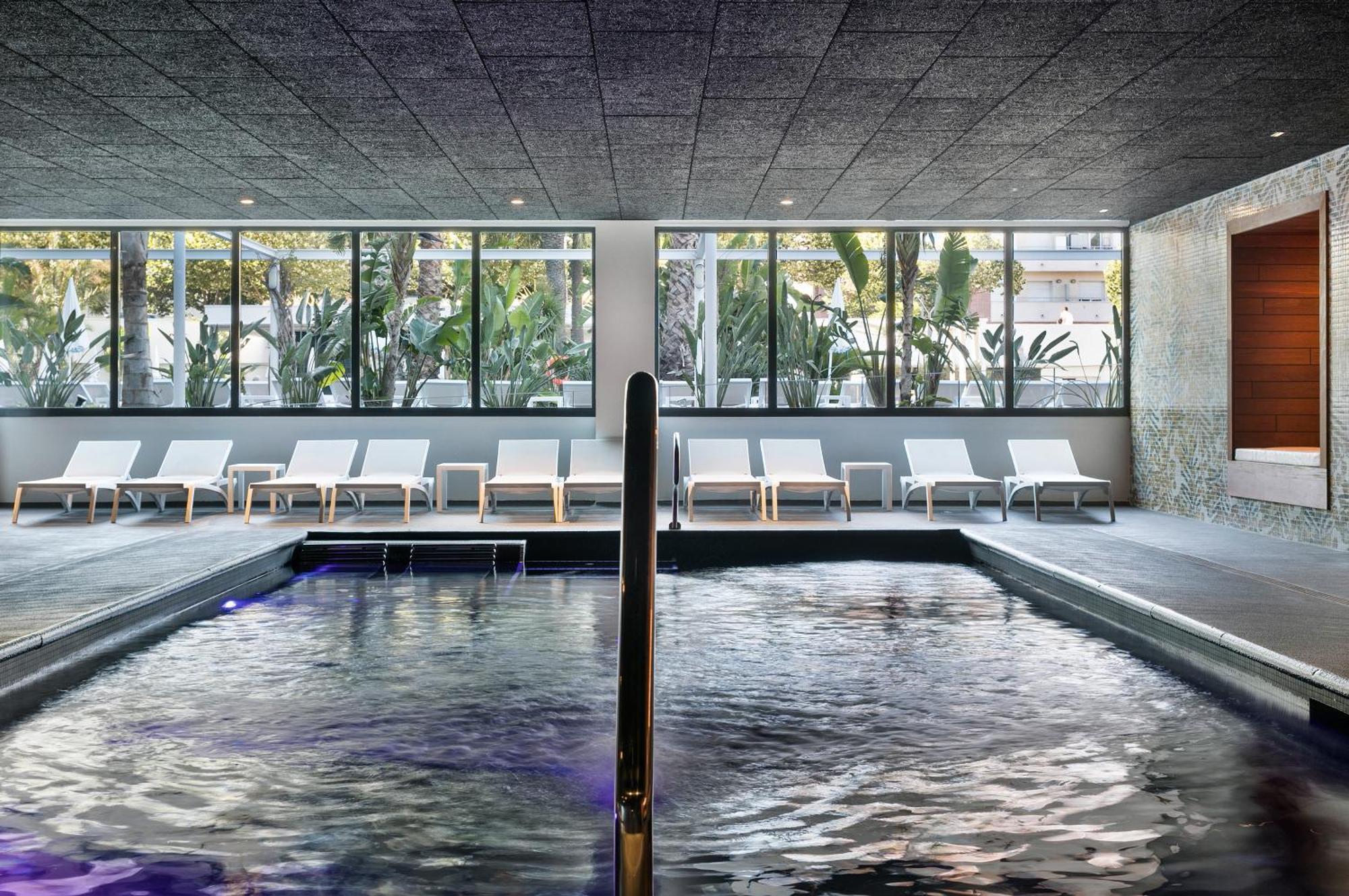 Aqua Hotel Silhouette & Spa - Adults Only Malgrat de Mar Ngoại thất bức ảnh